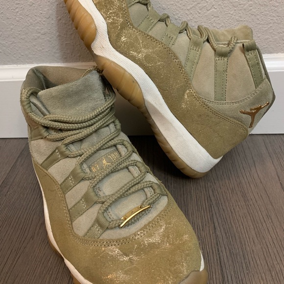 Jordan 11 Retro ‘OLIVE LUX - Picture 2 of 13